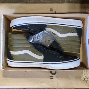 Vans skate sk8 hi new without box